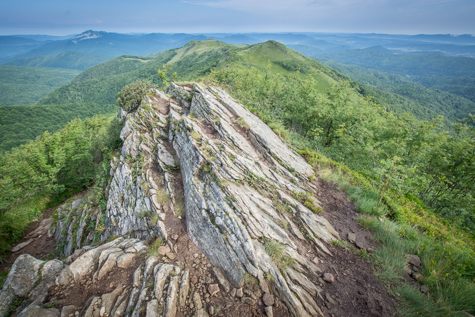  Bieszczady 0 Lipiec Nikon D7100 Sigma 10-20mm f/3.5 HSM Biesczaty górzyste formy terenu grzbiet Góra pustynia skała średniogórze zamontuj scenerię drzewo wzgórze skarpa