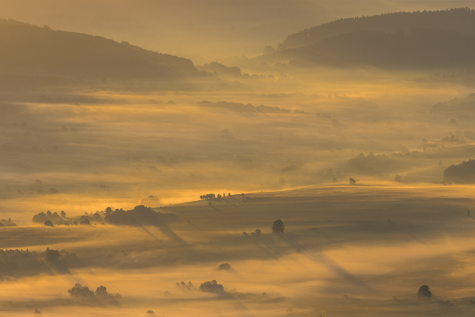  Widok Szczelińca 0 Szczeliniec Wielki Nikon D7200 Nikkor AF-S 70-200 f/4.0G niebo horyzont świt ranek wschód słońca atmosfera Chmura ecoregion spokojna zachód słońca