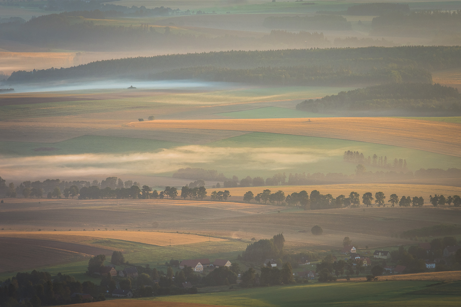  Widok Szczelińca 0 Szczeliniec Wielki Nikon D7200 Nikkor AF-S 70-200 f/4.0G niebo świt pole atmosfera Równina horyzont ranek wzgórze średniogórze obszar wiejski