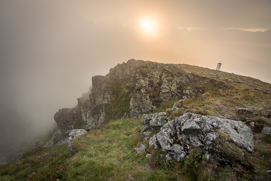  Karkonosze Śnieżka Nikon D7200 Sigma 10-20mm f/3.5 HSM niebo górzyste formy terenu Góra średniogórze skała wzgórze grzbiet ranek Chmura teren