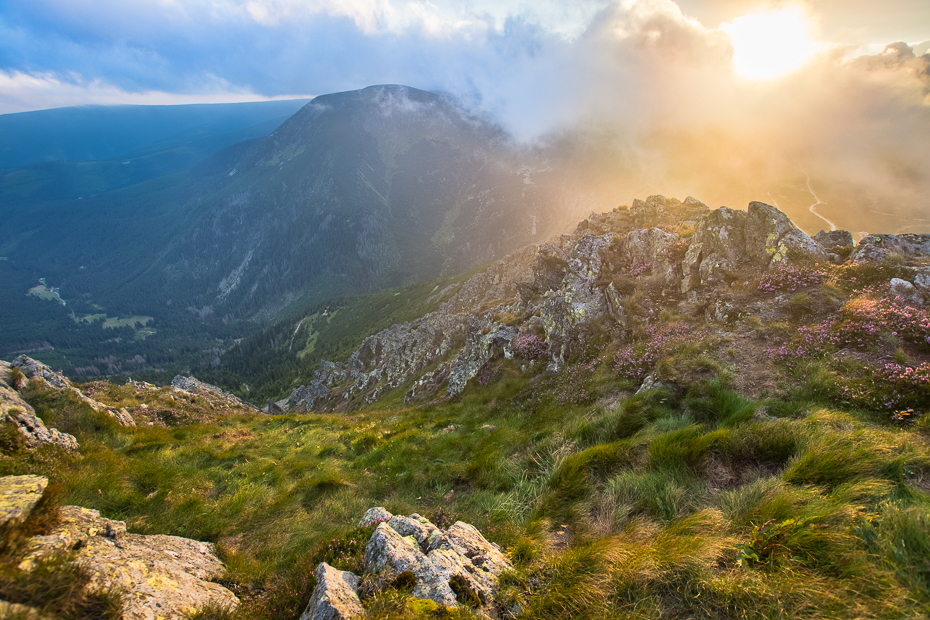  Karkonosze Śnieżka Nikon D7200 Sigma 10-20mm f/3.5 HSM górzyste formy terenu niebo Góra pustynia średniogórze grzbiet pasmo górskie zamontuj scenerię wegetacja Chmura