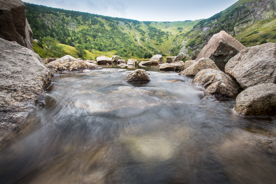  Karkonosze Śnieżka Nikon D7200 Sigma 10-20mm f/3.5 HSM woda zbiornik wodny górzyste formy terenu skała pustynia strumień Góra rzeka niebo