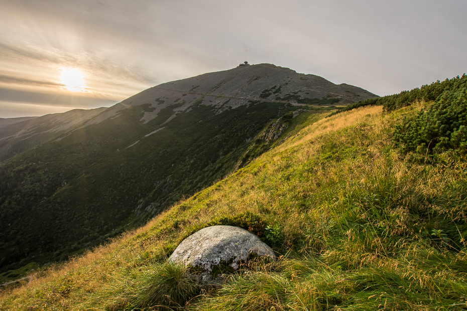  Karkonosze Śnieżka Nikon D7200 Sigma 10-20mm f/3.5 HSM górzyste formy terenu średniogórze niebo pustynia Góra wzgórze grzbiet trawa łąka spadł