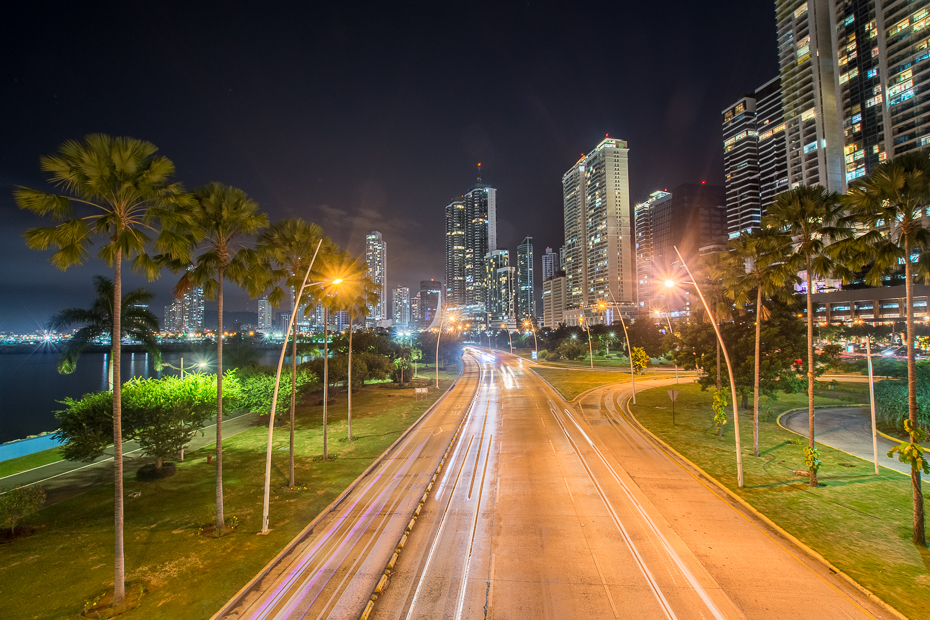  Panama City Nikon D7200 Sigma 10-20mm f/3.5 HSM 0 obszar Metropolitalny cityscape Miasto obszar miejski sylwetka na tle nieba punkt orientacyjny metropolia noc drapacz chmur odbicie